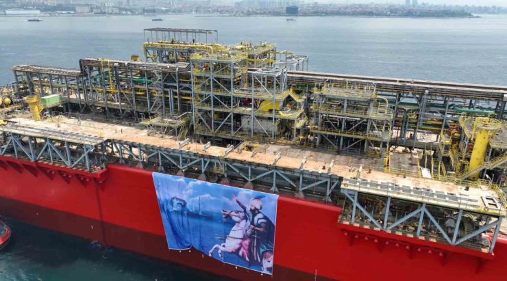 ‘OSMAN GAZİ’ PLATFORMUNUN 15 TEMMUZ ŞEHİTLER KÖPRÜSÜ’NDEN GEÇİŞİ DRON İLE GÖRÜNTÜLENDİ