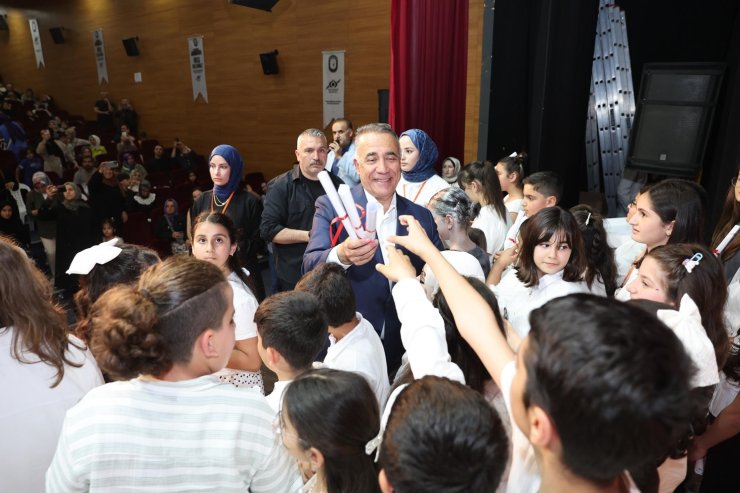 SULTANGAZİ’DE BİLİM MERKEZİ’NDE MEZUNİYET COŞKUSU