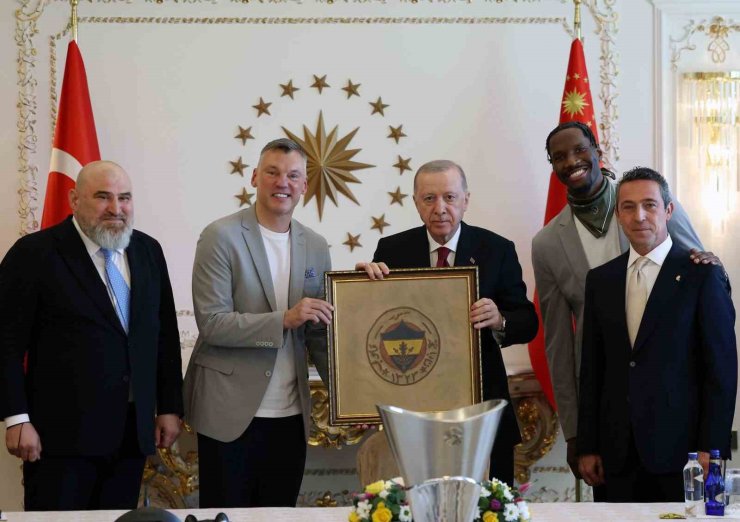 CUMHURBAŞKANI ERDOĞAN, FENERBAHÇE HEYETİNİ KABUL ETTİ
