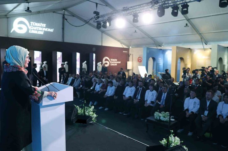 EMİNE ERDOĞAN, TÜRKİYE GASTRONOMİ LİSELERİ TANITIM PROGRAMI’NA KATILDI