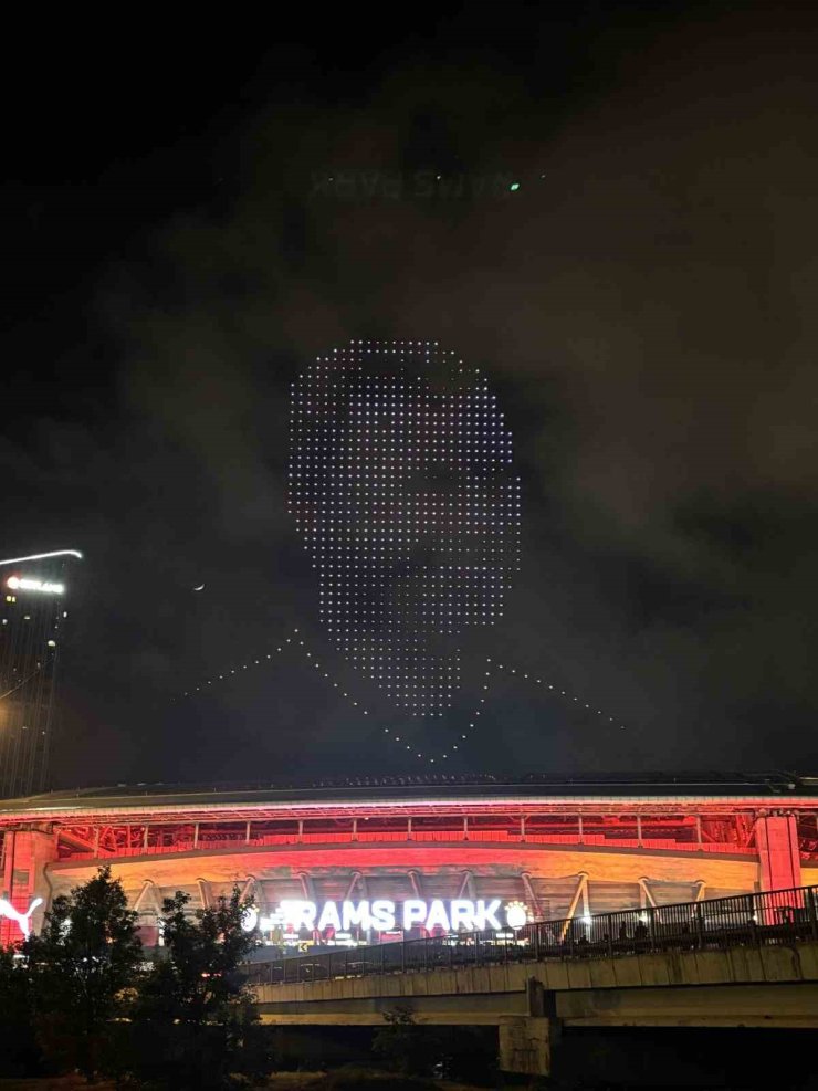 GALATASARAY’DAN DRON ŞOV