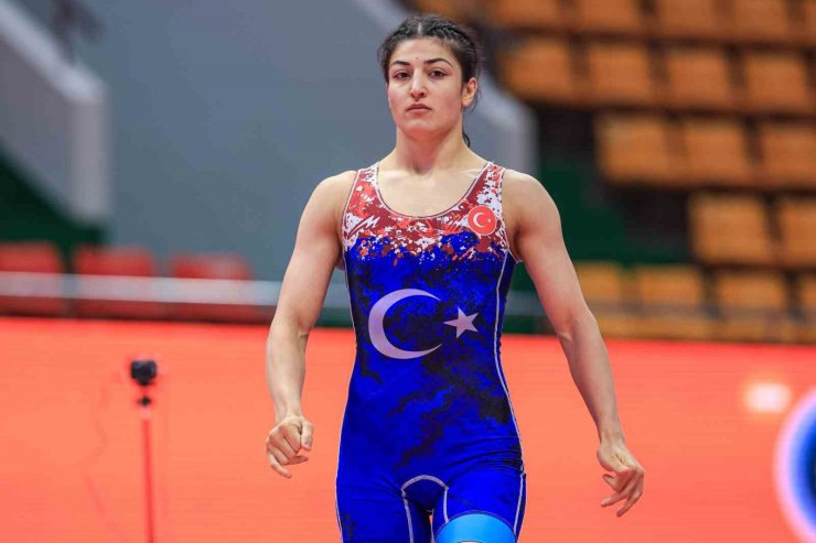 MOĞOLİSTAN’DA MİLLİ KADIN GÜREŞÇİLERDEN 1 GÜMÜŞ VE 1 BRONZ