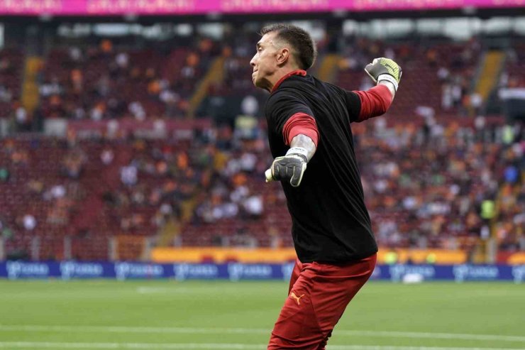 TRENDYOL SÜPER LİG: GALATASARAY: 0 - BAŞAKŞEHİR: 0 (MAÇ DEVAM EDİYOR)