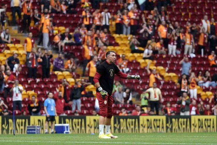 TRENDYOL SÜPER LİG: GALATASARAY: 0 - BAŞAKŞEHİR: 0 (MAÇ DEVAM EDİYOR)