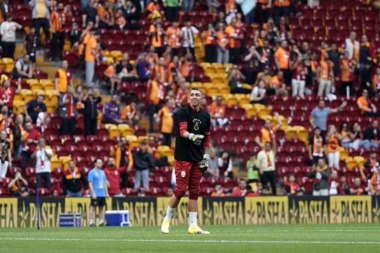 TRENDYOL SÜPER LİG: GALATASARAY: 0 - BAŞAKŞEHİR: 0 (MAÇ DEVAM EDİYOR)
