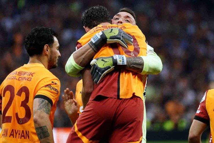 TRENDYOL SÜPER LİG: GALATASARAY: 1 - BAŞAKŞEHİR: 0 (İLK YARI)