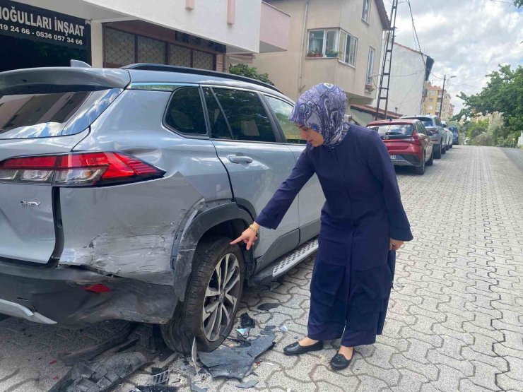 ATAŞEHİR’DE ARAÇLARA VURA VURA KAÇAN SÜRÜCÜNÜN VERDİĞİ HASAR GÜNDÜZ ORTAYA ÇIKTI