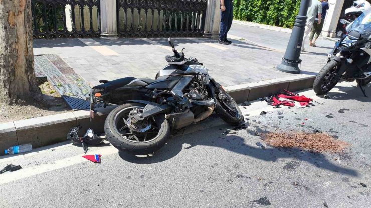 BEŞİKTAŞ’TA KAFA KAFAYA ÇARPIŞAN 2 MOTOSİKLET SÜRÜCÜSÜ YARALANDI