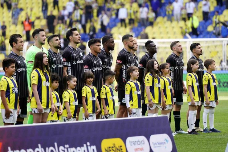 TRENDYOL SÜPER LİG: FENERBAHÇE: 0 - KONYASPOR: 1 (MAÇ DEVAM EDİYOR)