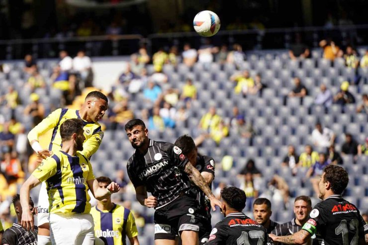 TRENDYOL SÜPER LİG: FENERBAHÇE: 0 - KONYASPOR: 1 (İLK YARI)