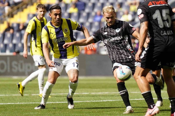 TRENDYOL SÜPER LİG: FENERBAHÇE: 0 - KONYASPOR: 1 (İLK YARI)