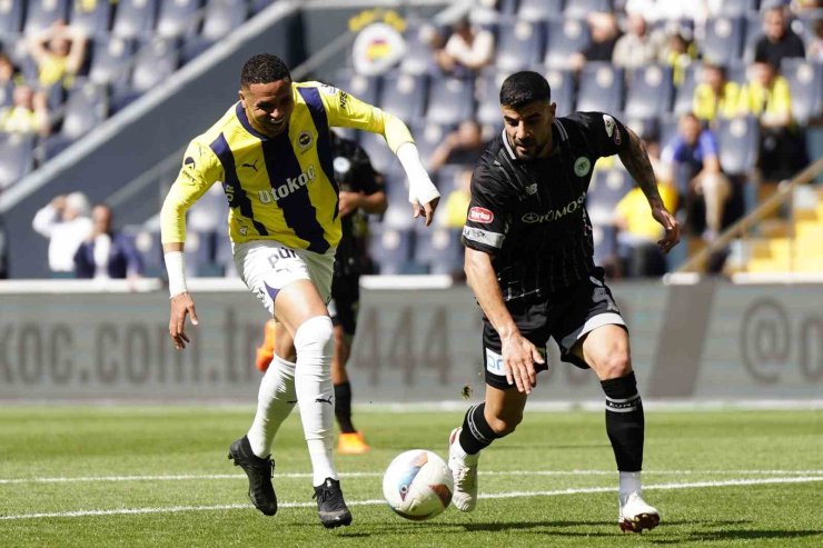 TRENDYOL SÜPER LİG: FENERBAHÇE: 0 - KONYASPOR: 1 (İLK YARI)