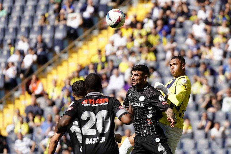 TRENDYOL SÜPER LİG: FENERBAHÇE: 0 - KONYASPOR: 1 (İLK YARI)