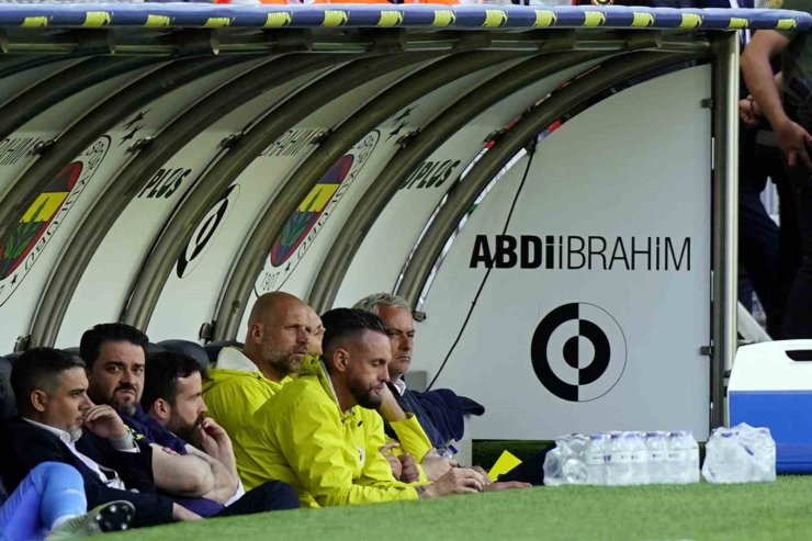 TRENDYOL SÜPER LİG: FENERBAHÇE: 0 - KONYASPOR: 1 (İLK YARI)
