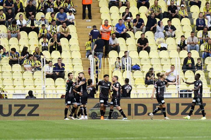 TRENDYOL SÜPER LİG: FENERBAHÇE: 0 - KONYASPOR: 1 (MAÇ DEVAM EDİYOR)