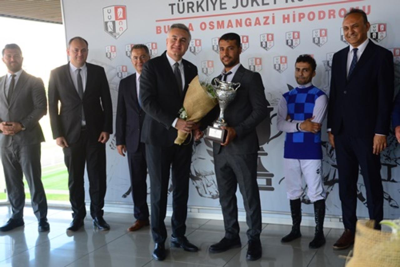xudz7dc4gymabogkrhjpvavI.jpg