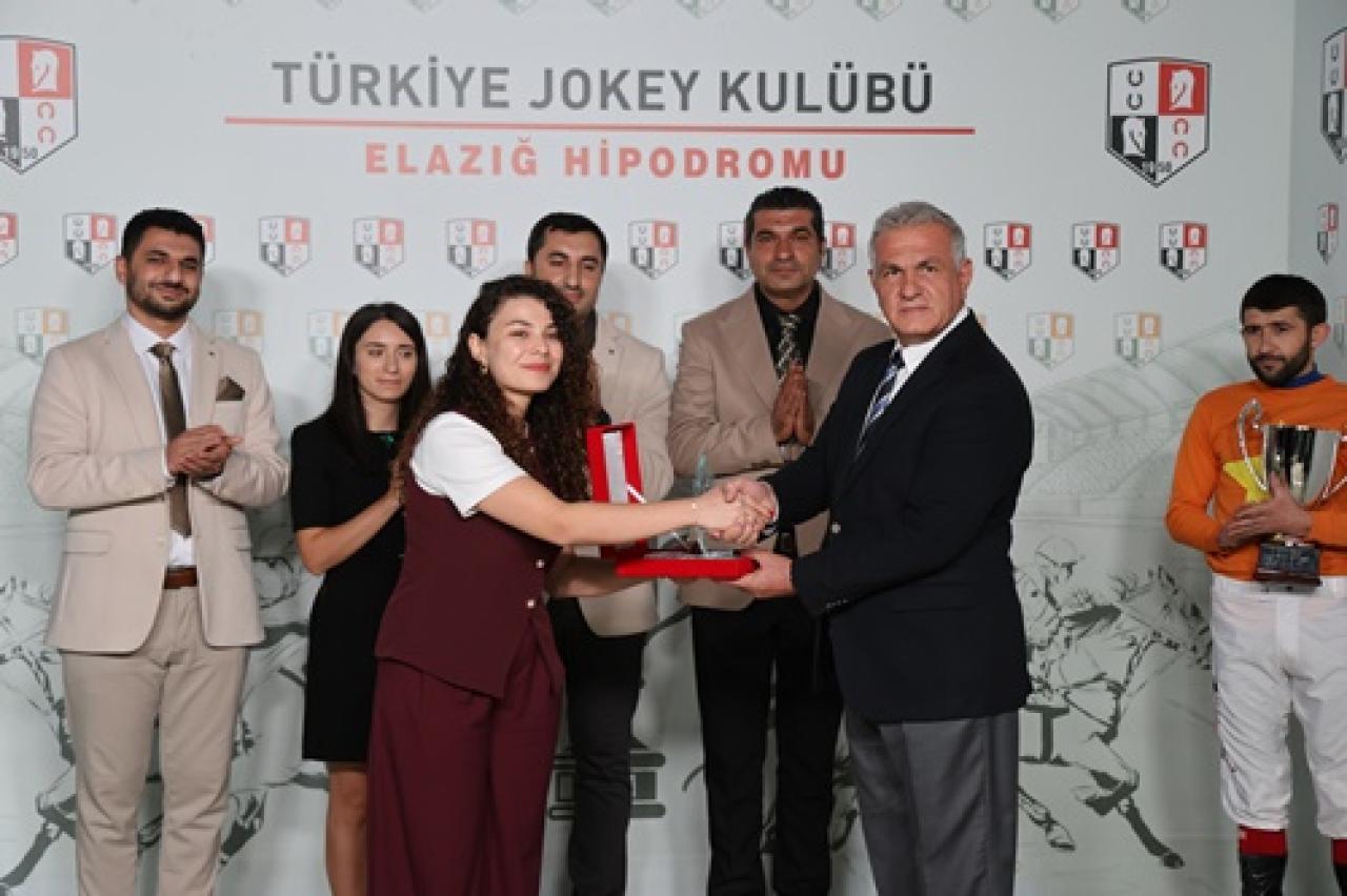 zus7jmgpxbsoil364qw9j5vy.jpg